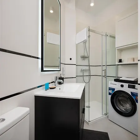 Heart Of By Bookinghost Varsavia